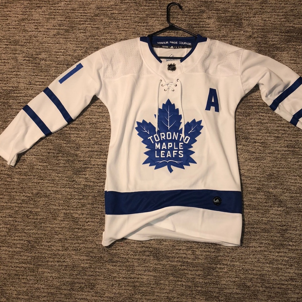 Jonathan Tavares Jersey